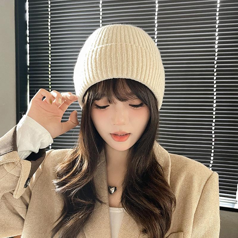 Jesienno-zimowa wersja koreańska wszechstronnej czapki otulającej głowę, damska puszysta ciepła czapka chroniąca uszy, czapka typu beanie, dziergana czapka z grubej wełny