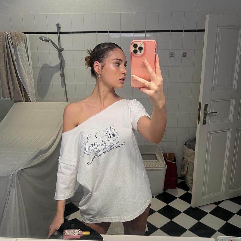 2025 Sommer Neue Damenmode Buchstaben Gedruckt Slash Schulter Kurzarm Lose T-Shirt Tops