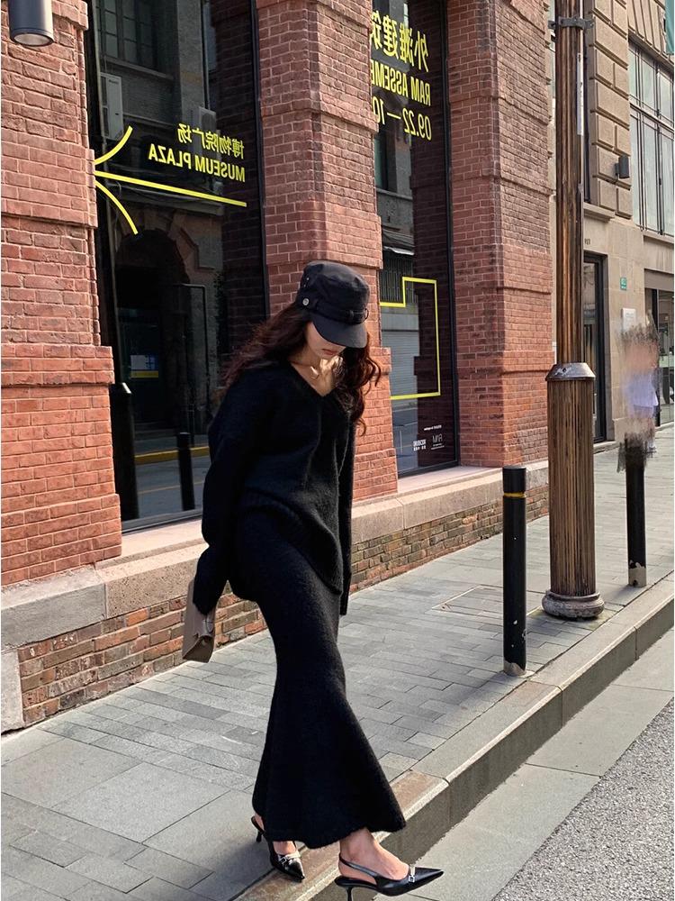 2025 Winter Korean Loose V-neck Sweater & Fishtail Midi Skirt Set