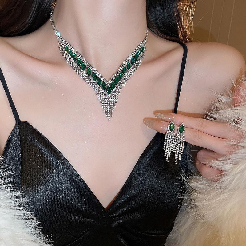 European & American Luxury Zircon Jewelry Set: Retro Clavicle Chain Necklace, Versatile Fashion Accessory