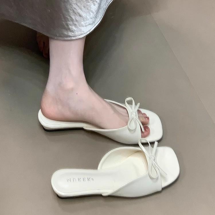 Low-heeled square-headed sandals, new fairy style in summer 2025, bow patent leather, cool slippers, and skirt