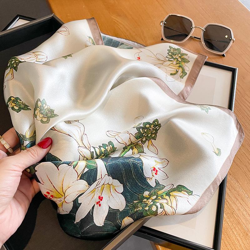 Brand  New Scarf 100% Silk Bandana Women Square Scarves Wrap Kerchief Mulberry Headband Hijab Shawls Foulard Headkerchief