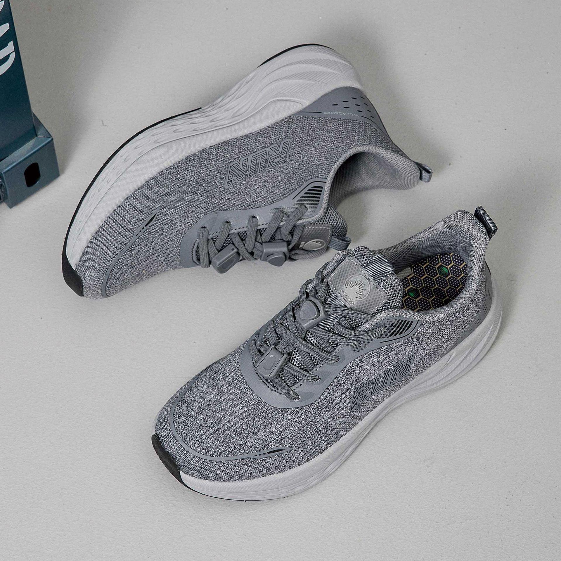 

Men s Autumn Breathable Mesh Running Shoes with Shock-Absorbing Soft Sole 39