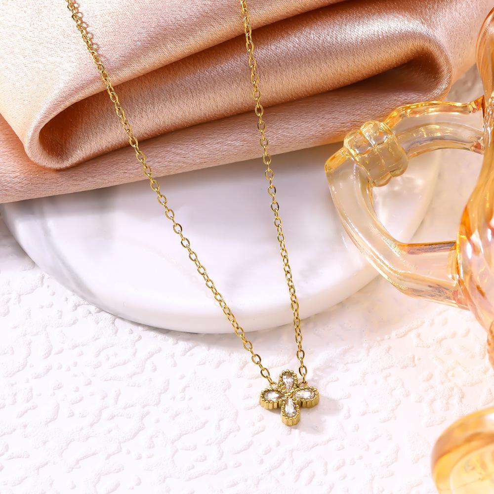 Trendy High-End Zircon Titanium Four-Leaf Clover Jewelry Set: Necklace, Bracelet, Earrings for Women