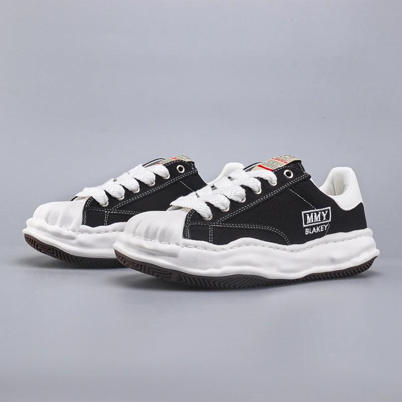 Leisure Sports Lace Up Real Leather Shoes and Canvas Shoes, Two Materials, Multiple Colors for Men and Women's Casual Shoes