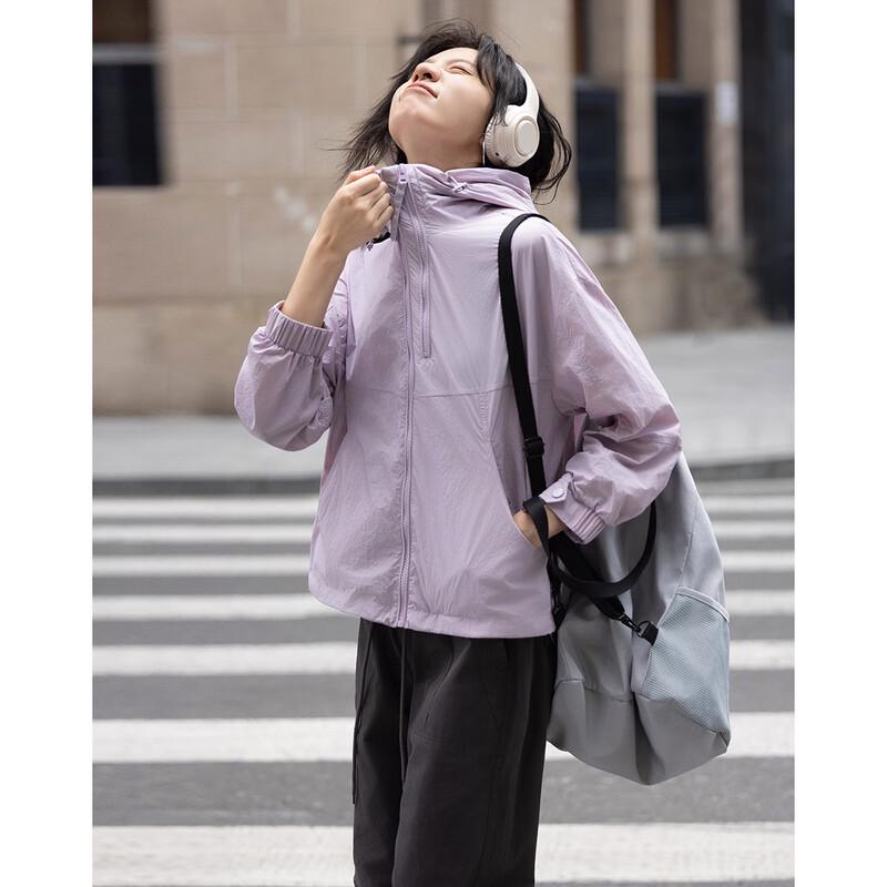 

Demana Women s Sporty Hooded Jacket S