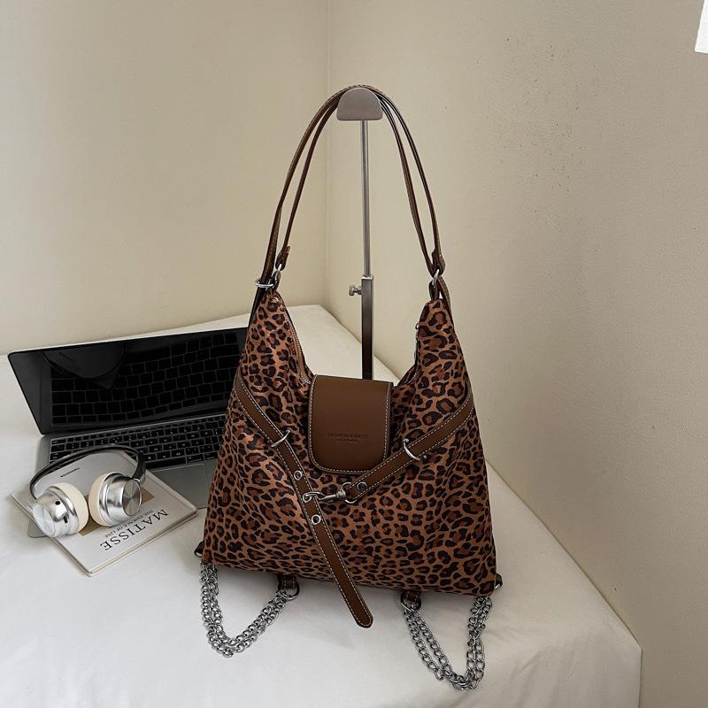 Fashion leopard print large capacity shoulder bag women's new versatile casual backpack commuting