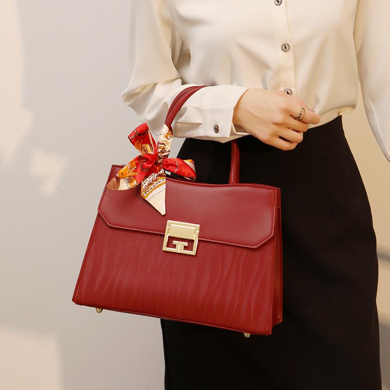 A Trendy Wedding Bag for Women, A Handbag for Mom, A Niche Design Bridal Bag, A Single-shoulder Crossbody Bag