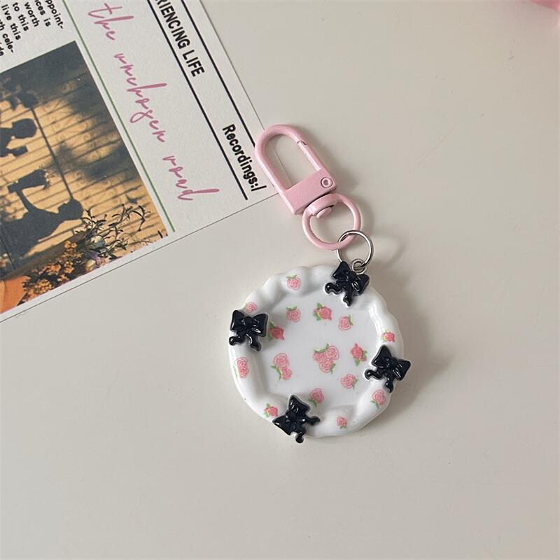 Elegant Floral Keychain Pendant - A Charming Graduation Gift or Backpack Accessory with a High-End Feel