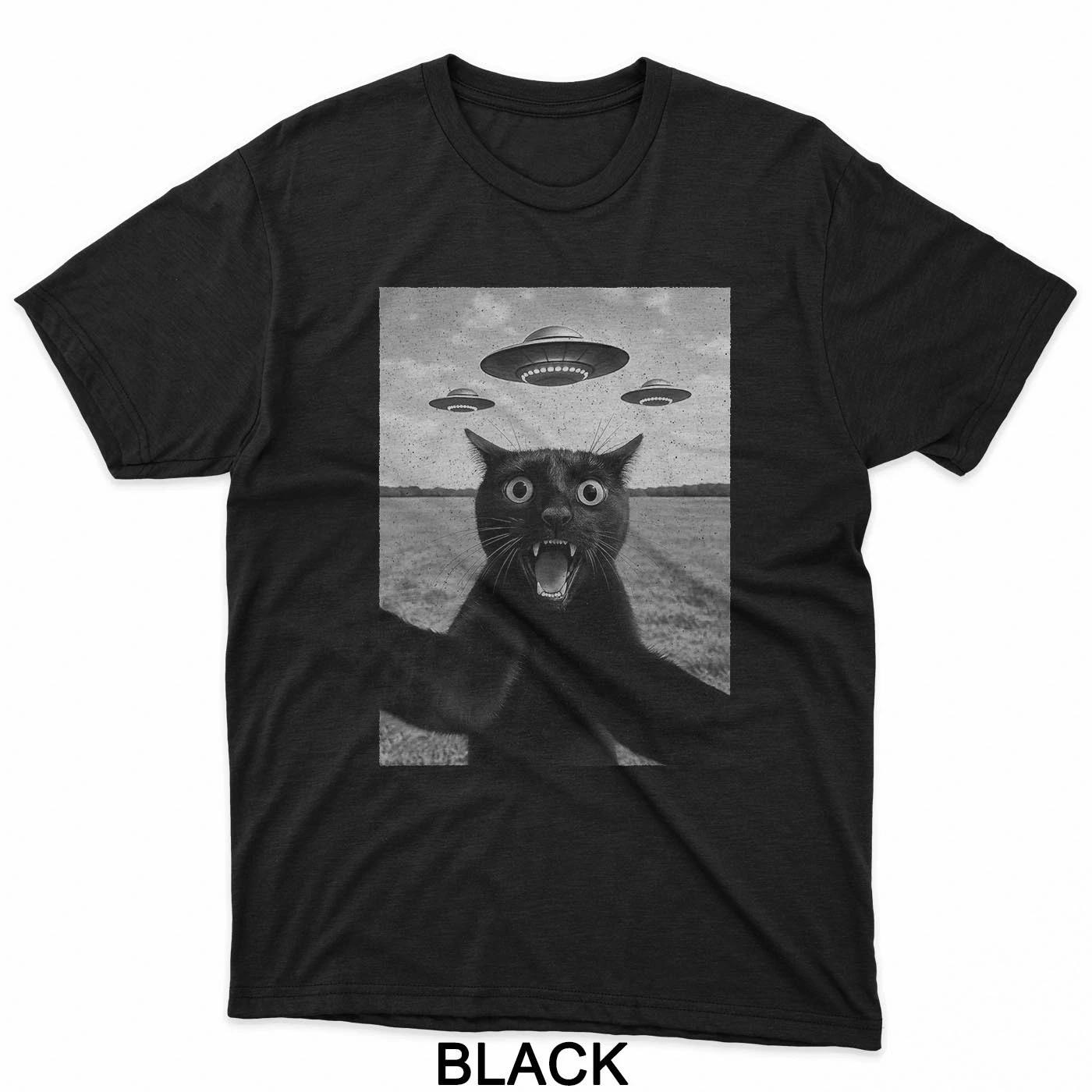 Black Cat UFO Selfie – Retro Alien Funny Cat T-Shirt M