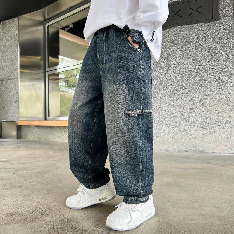 Jungen Samtjeans mit weitem Bein - Trendige lockere Passform für Herbst/Winter 2025