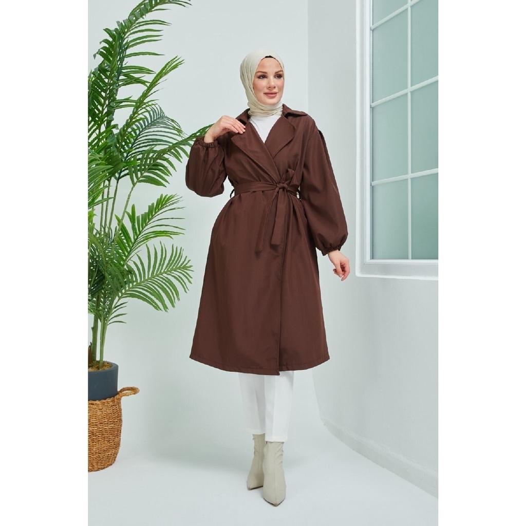 Trench cu mânecă cu balon negru cu centură