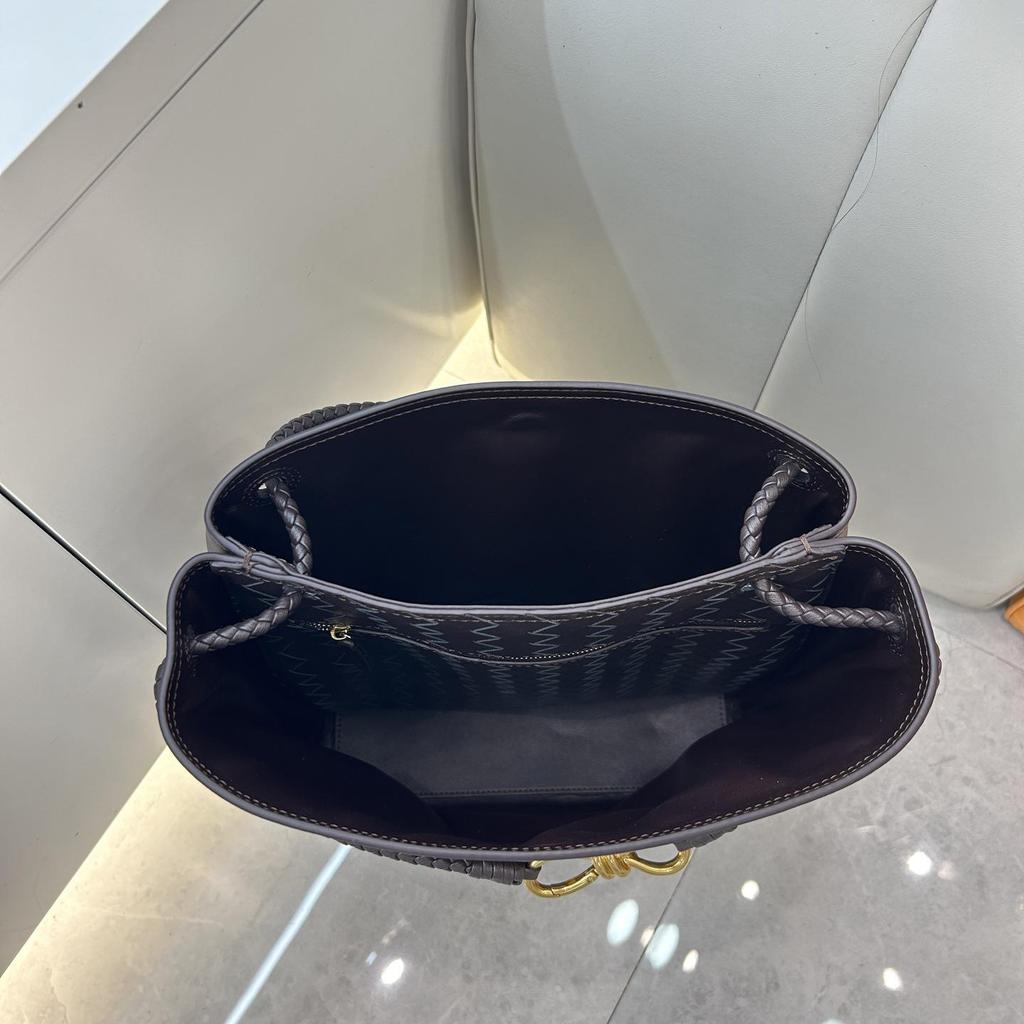 Grenzüberschreitende Mode Rindsleder Große Kapazität Geflochtene Schmetterlings-Eimer-Handtasche - Vielseitige Pendler-Crossbody-Tasche für Damen.