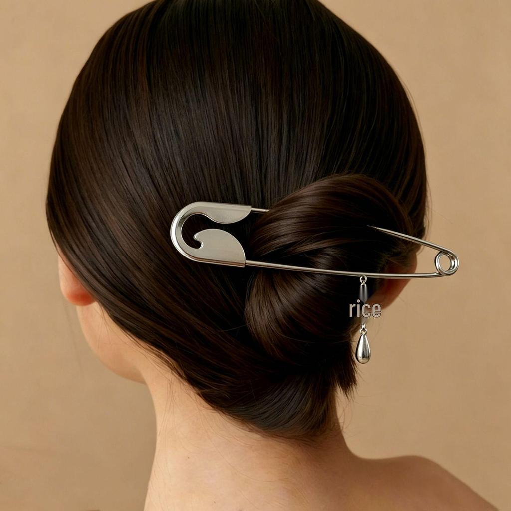 Stylish Large Silver Hair Brooch: Creative Metal Claw Clip for Thick Hair