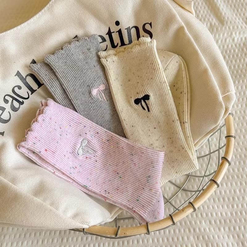 5 Pairs of Sweet Female Bow Embroidered Casual Mid Calf Socks