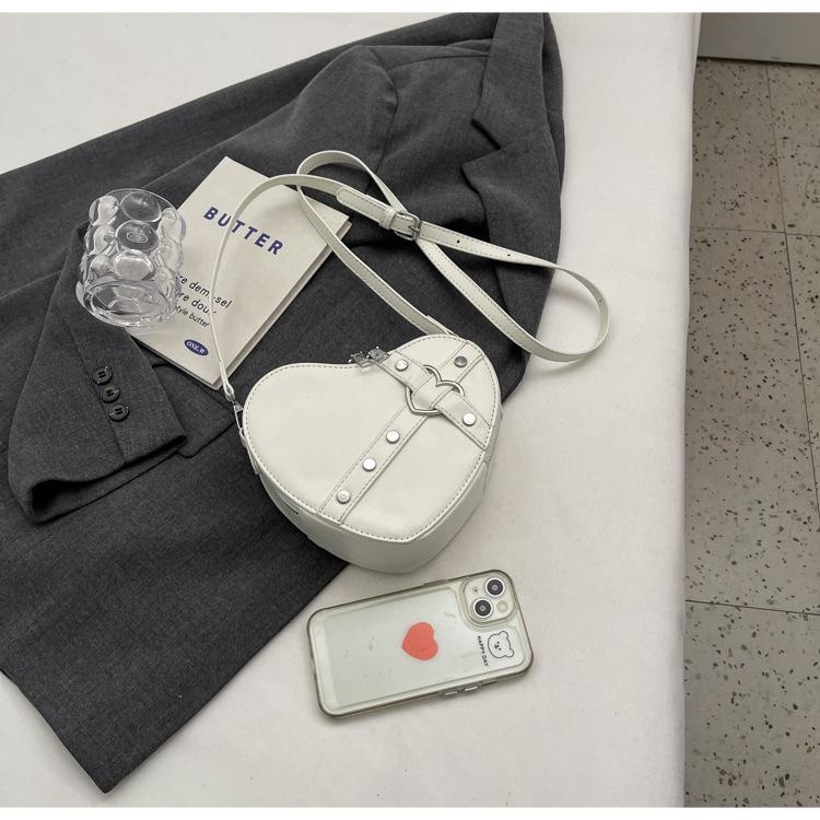 2024 neue modische und beliebte Nieten-vielseitige Umhängetasche Damen-Love-Bag-Handtasche