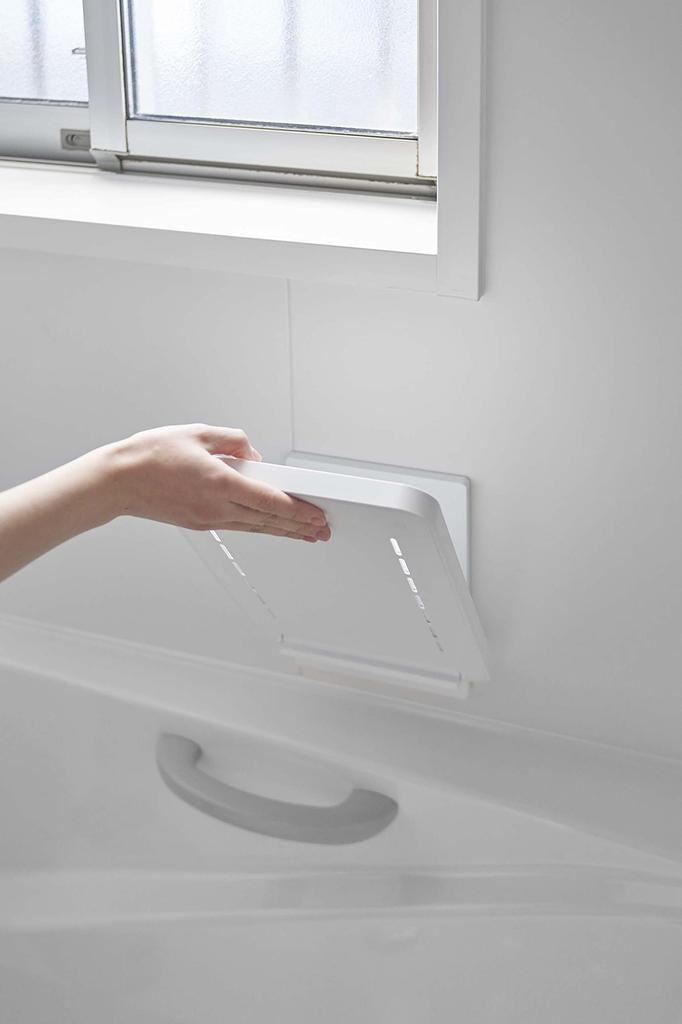 Yamazaki Jitsugyo 5534 Cârlig cu folie Raft pliabil de baie Alb Tower Instalare ușoară Economisire spațiu Aprox.. L22XD38,7XH22cm