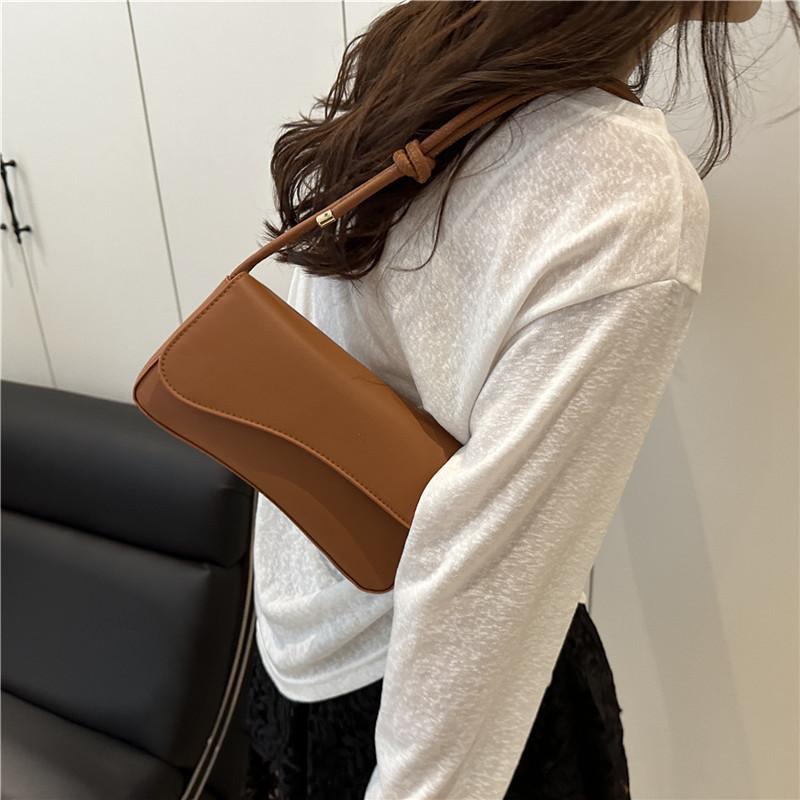 2025 New Fashionable Solid Color Casual Versatile Simple Shoulder Bag Underarm Bag Beautiful Temperament Daily Commuter Women's Bag