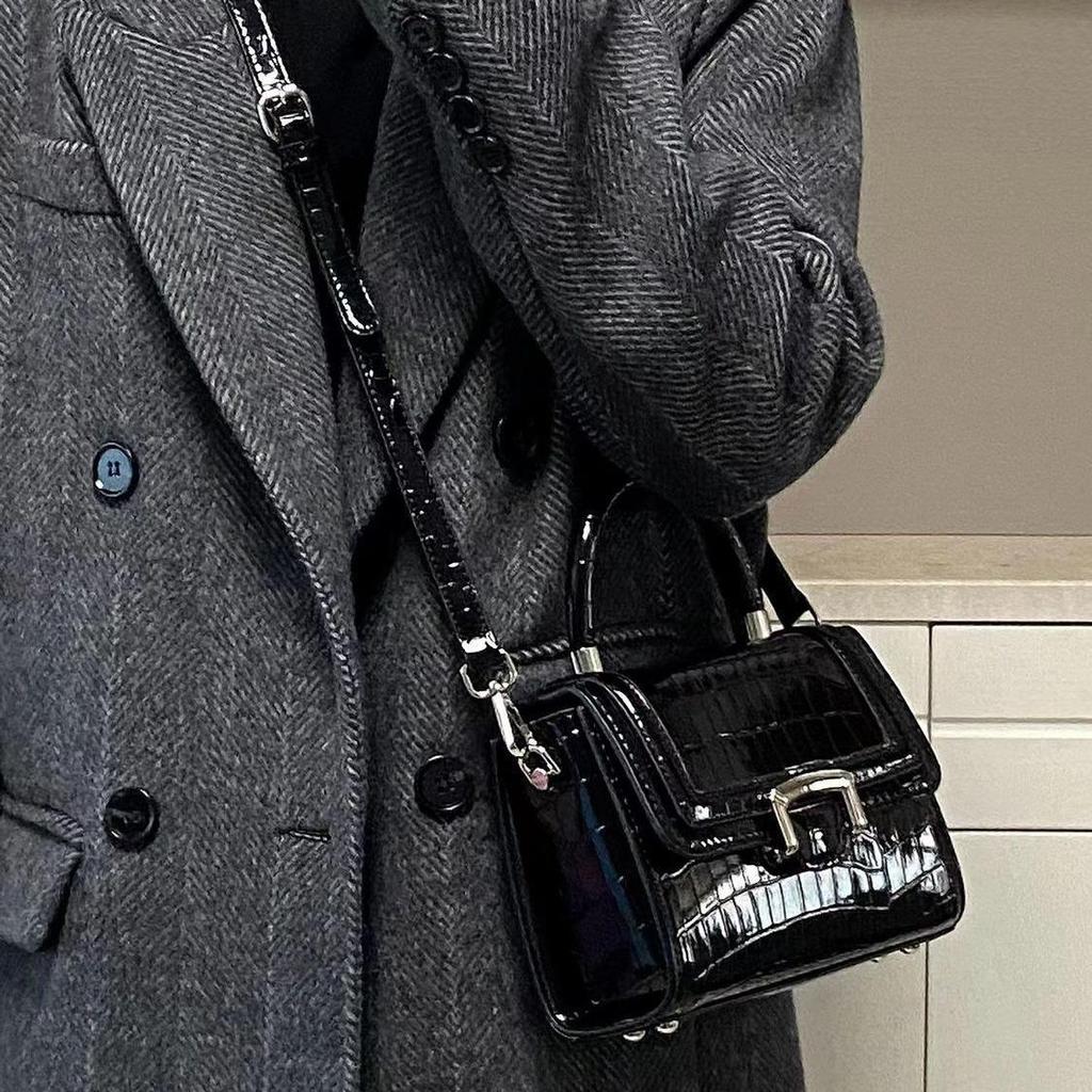 Niche Design Alligator Pattern High-End Small Square Handbag 2023 - Fashionable Commute Shoulder Crossbody Bag