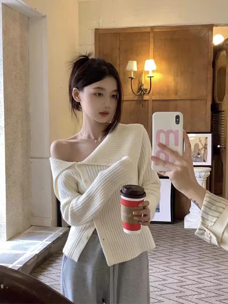 Women's Irregular Slimming Knit Sweater - Large Lapel, Clavicle Top for Autumn/Winter