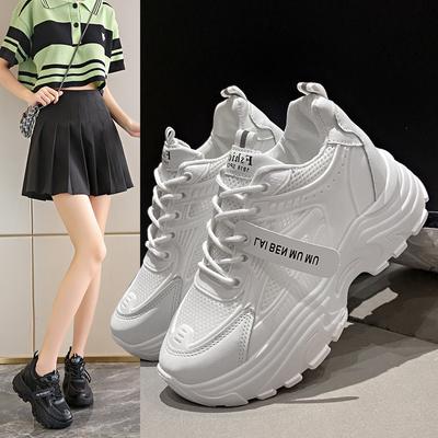Tênis de pai de sola grossa para mulheres 2025 novos sapatos de primavera, sapatos brancos, tênis esportivos populares para lazer e viagens para mulheres