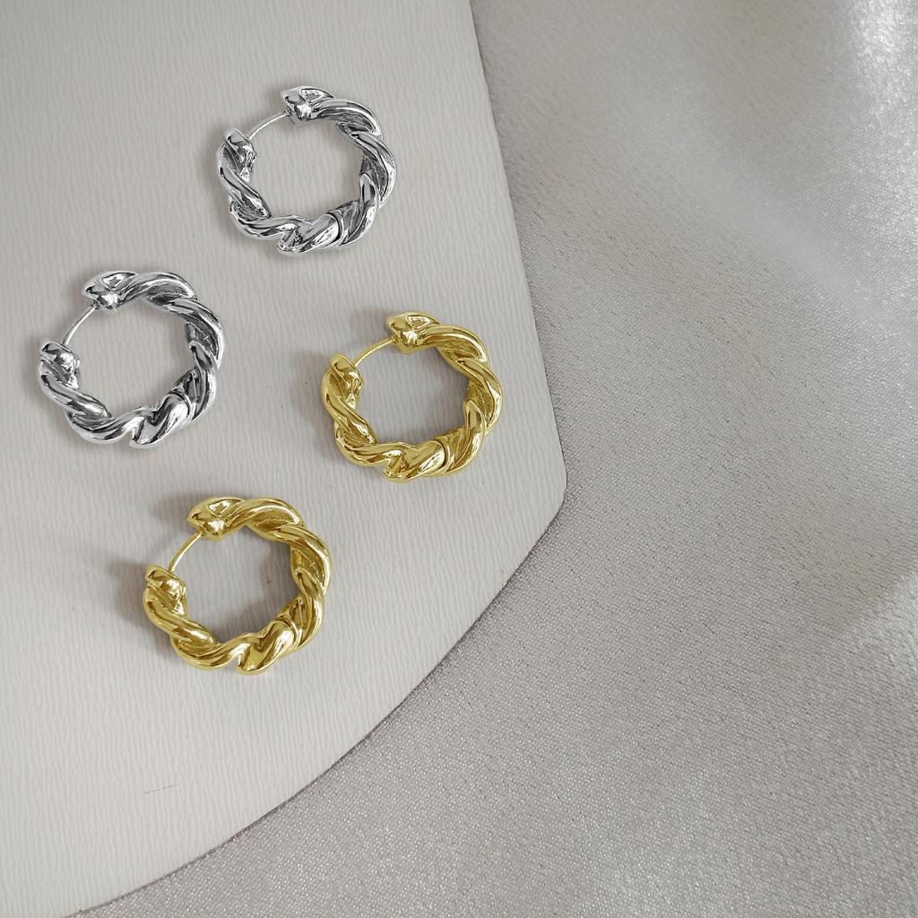 Gold Circle Earrings, Women'S Exquisite High-End Temperament Earrings, 925 Silver Needle Niche Twist Earrings, Earrings.