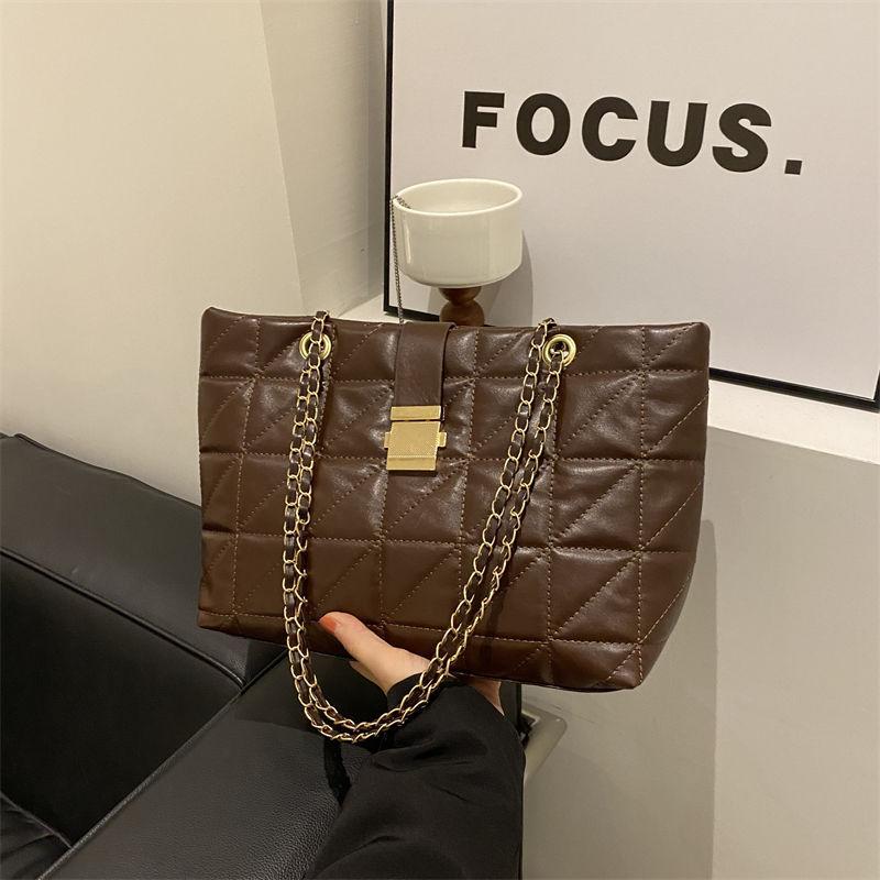 Premium Bag New 2025 Large Capacity Chain Shoulder Messenger Bag Commuter Diamond Tote Bag Fashion Underarm Bag
