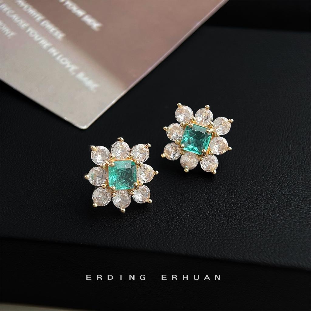 Lake blue~ beautiful! Inlaid zircon ice blue wind 925 silver needle stud earrings