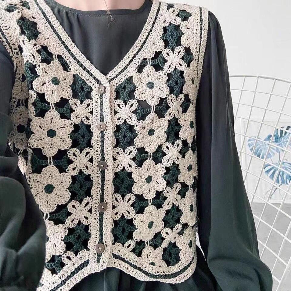 Short Fashion V-neck Hollow Woven Wool Color Matching Single-breasted Splicing Sleeveless Button Vest Top