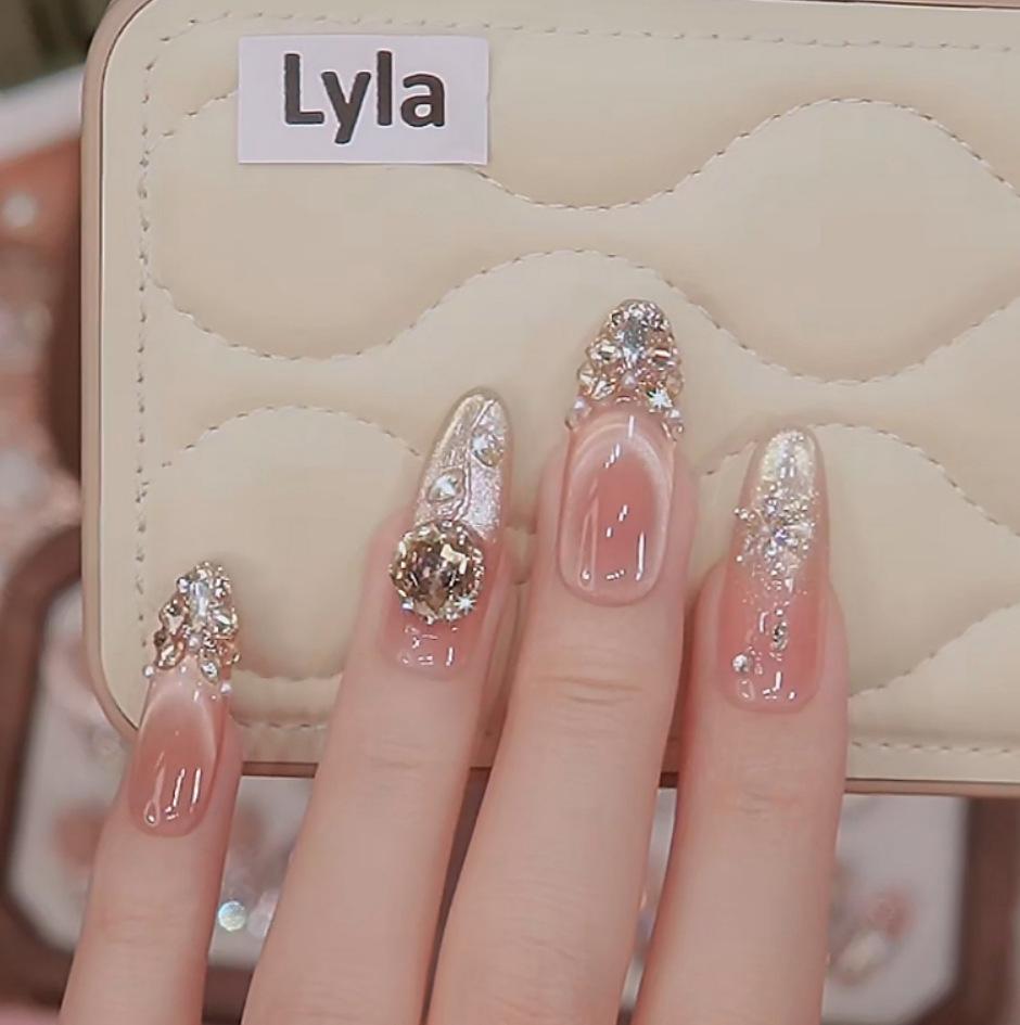 Nude Color Rhinestone Pearl Cat Eye Stickers: Handmade, Versatile, Transparent, High-End Nails.