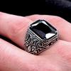 Neuer Stil Antiksilber galvanisierter Herrenring mit eingelegtem schwarzem Diamanten