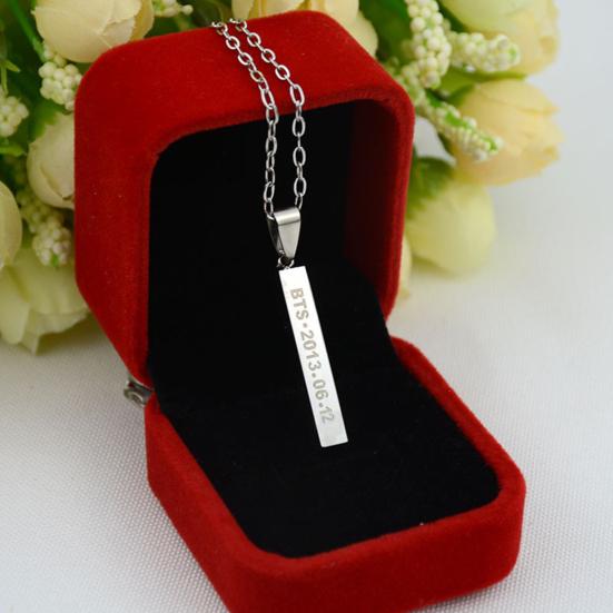 Pendant Necklace Cuboid Aesthetic Bright Luster Geometric Women Men Star Group Member Chain Necklace Jewelry Decoration Gift for Fans