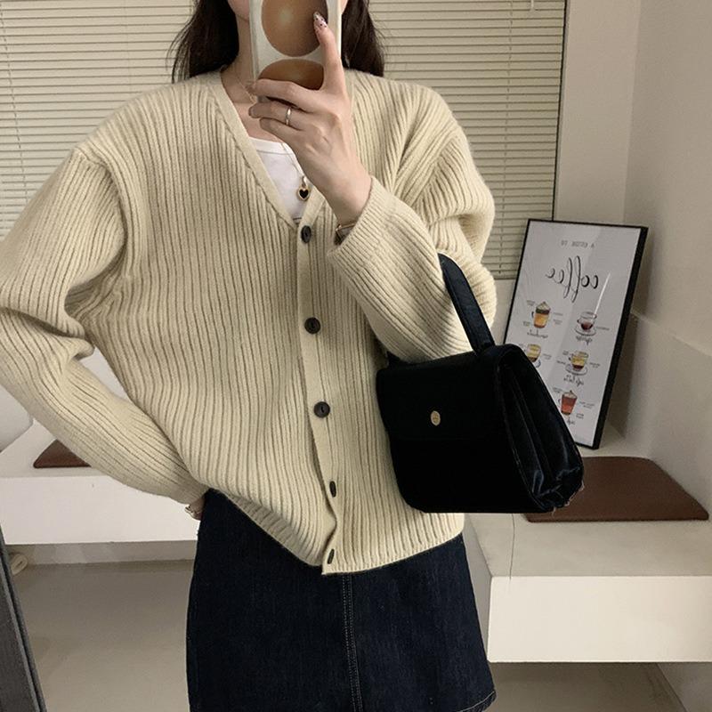 Vintage lazy wind V-neck knitted cardigan women's clothing autumn and winter new loose high-end long-sleeved sweater jacket women