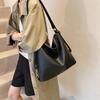 Large Capacity Bag Women's Autumn 2026 New Fashion Shoulder Messenger Bag Versatile Retro Simple Commuter Tote Bag