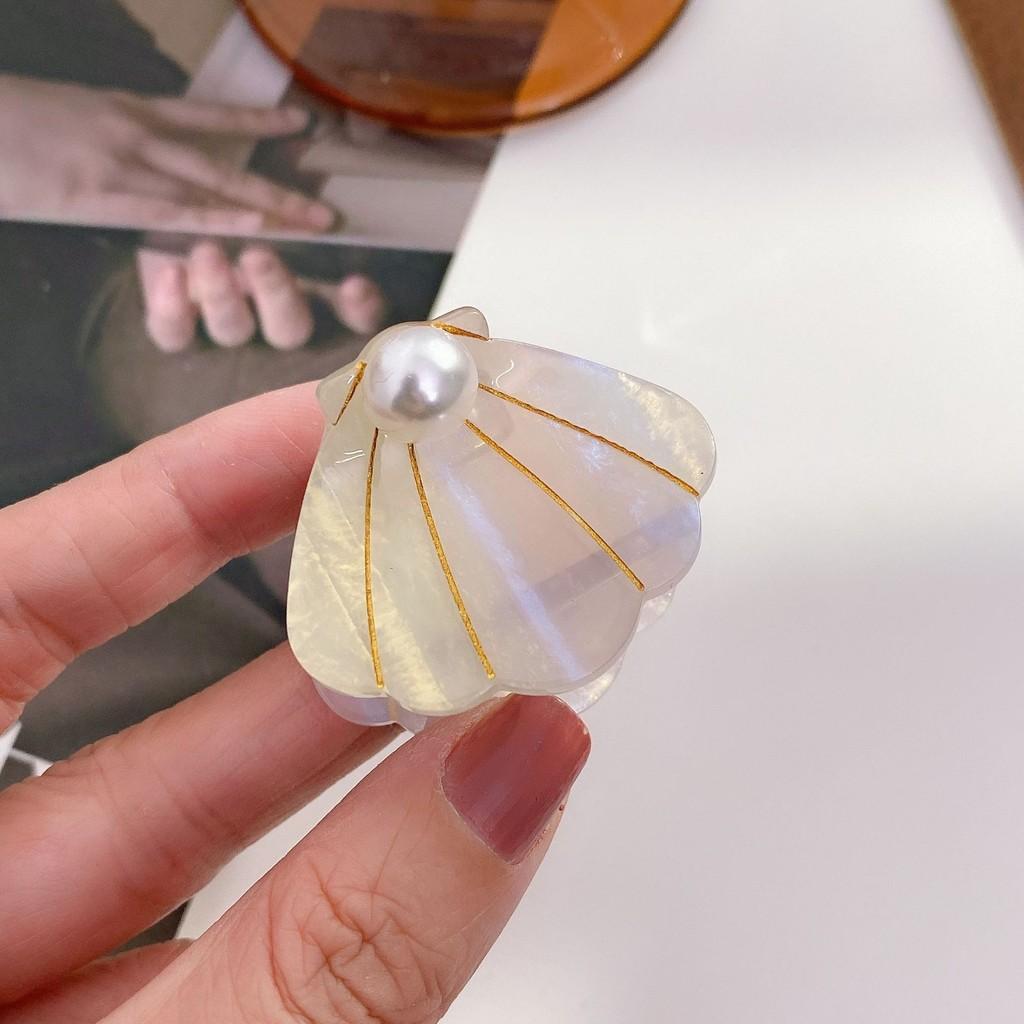 Versatile Acetate Hair Claw Clip With Elegant Shell Design And Pearls For Trendy Hairstyles