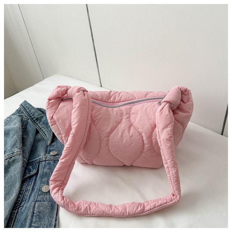 

Хлопковая одежда большой вместимости мода 2025 новая плиссированная сумка-облако вышивальная нить простая повседневная сумка-тоут сумка под мышкой женская розовый