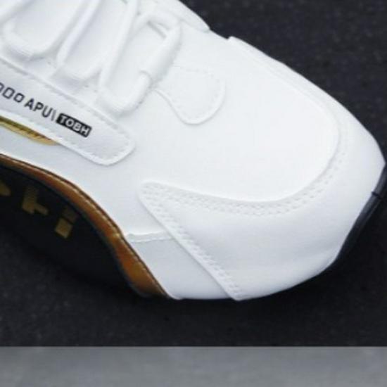 Zapatos deportivos casuales de cuero y malla para hombre: diseño simple y versátil para estudiantes.