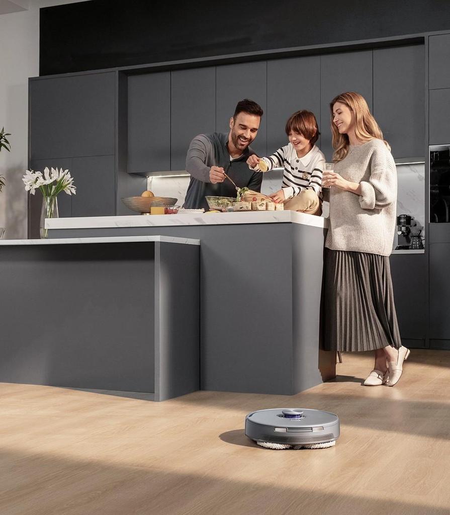 Narwal Freo Z10 Ultra Robot Vacuum with Base Station White