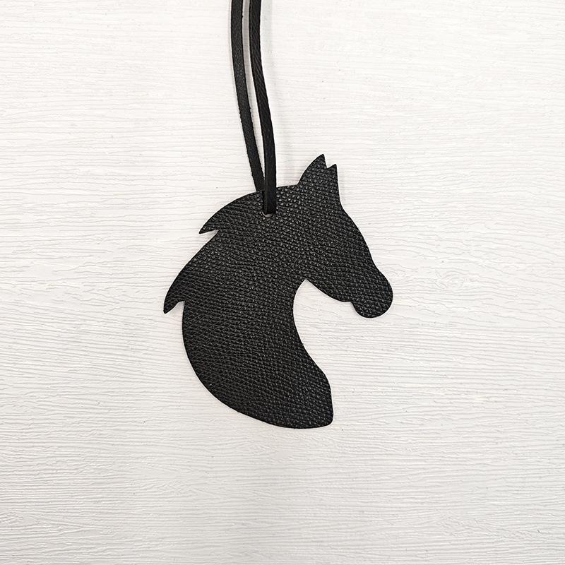 Retro Leather Horse Head Bag Charm Soft Durable Decor Accessory for Backpack Handbag Keychain Suitable for Daily Use Gifting