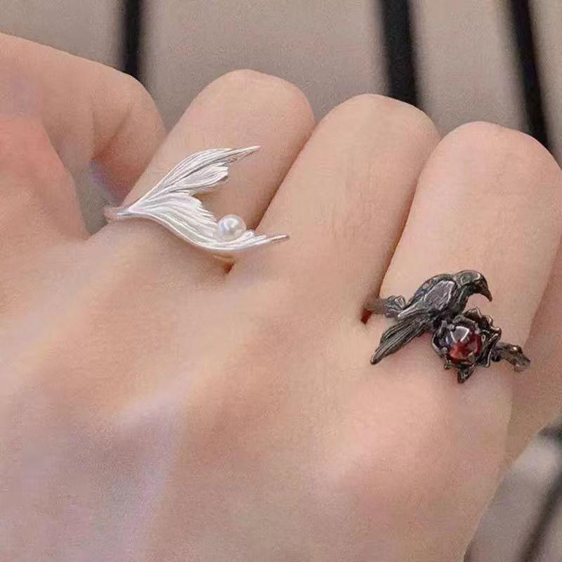 "Xiaoyuer" Qi Yu Surrounding Silver-White Fishtail Ring Light Luxury Temperament Pearl Love And Deep Space Fashion Ring