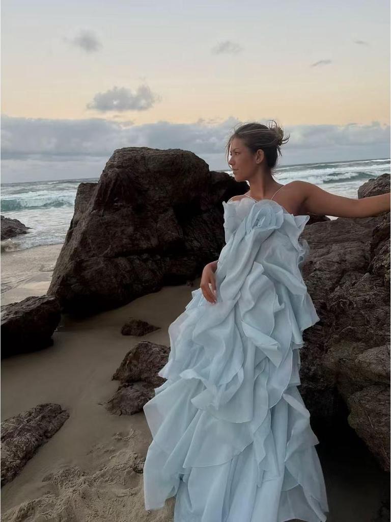 2025 Trendy Women's Off-the-Shoulder Backless Sleeveless Halter Neck Dress with Ruffled Fluffy Skirt