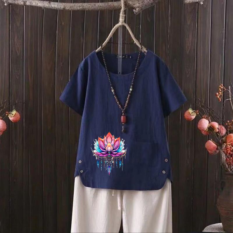 

Футболка из хлопка и конопли с V-образным вырезом и принтом в виде скандинавских цветов для женщин — летний маст-хэв 2025 года 4XL темно-синий
