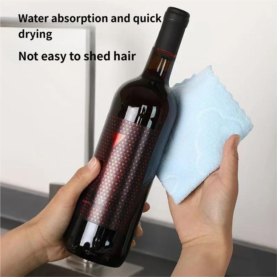 6-pack of high-quality, soft scouring pads (60*30cm), quick-drying and lint-free.