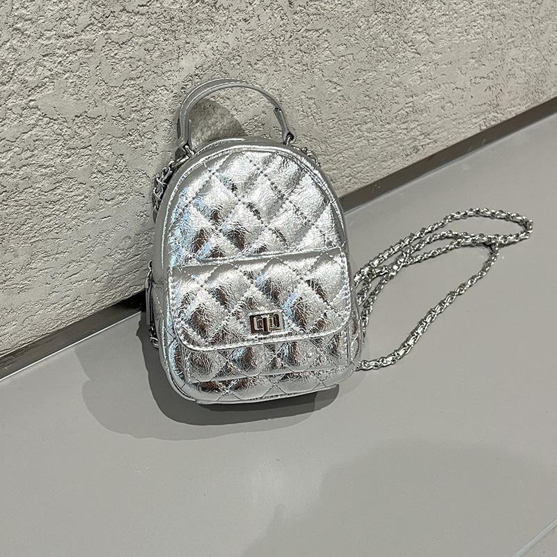 

Premium sense niche rhombus soft leather backpack women s new fashion versatile small backpack shoulder travel bag Standard срібний