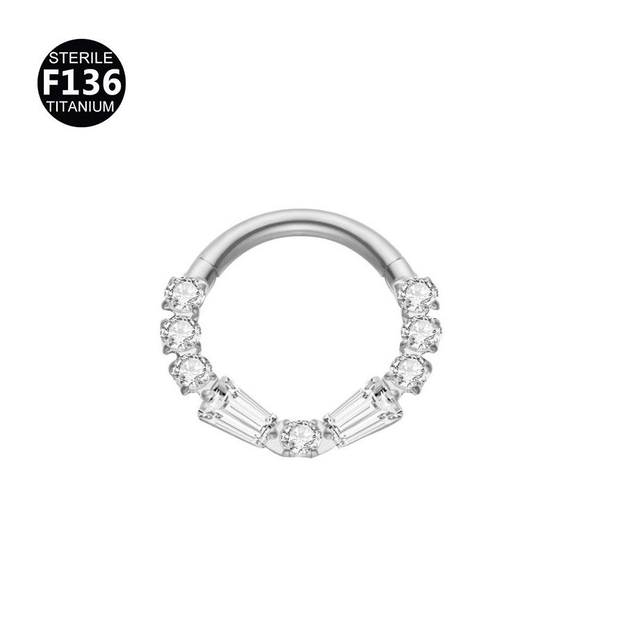 Anello in Lega di Titanio G23 2024 con Frange Intagliate per Naso e Orecchio - Gioiello Piercing Raffinato