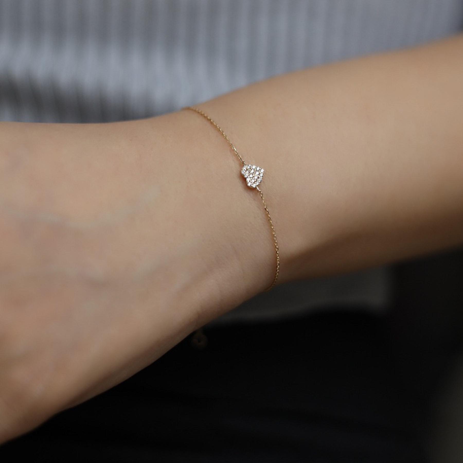 

Delicate Heart Charm Bracelet with Full Crystal Detailing Lightweight Minimalist Design Elegant Small Size Fashion Accessory for Everyday Wear One Size