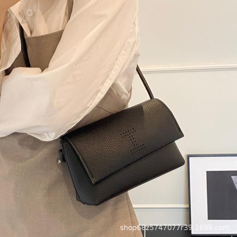 2025 New Simple Niche Design Crossbody Bag Textured Fashion Shoulder Bag Premium Commuter Small Square Bag