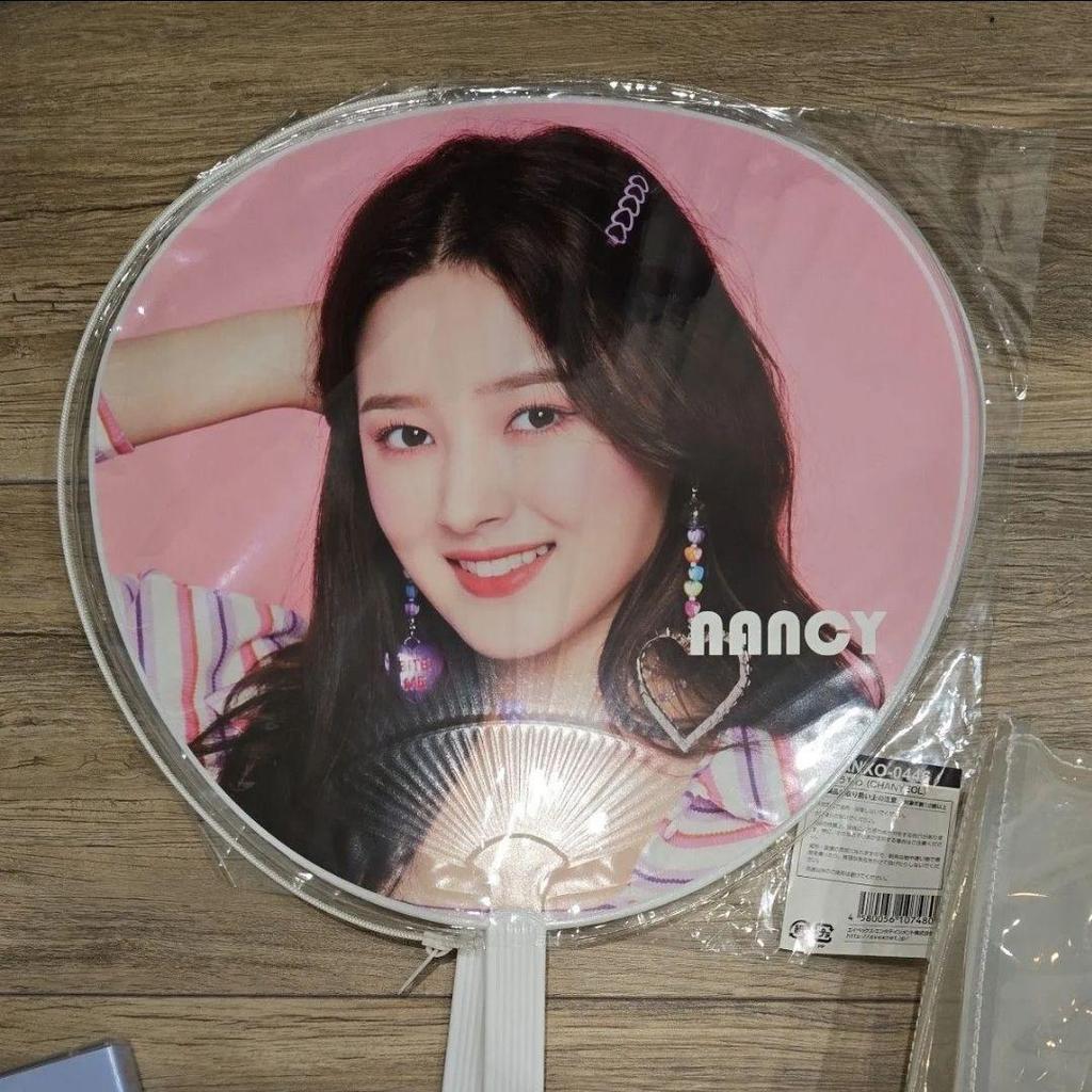 [USED] MOMOLAND Various Goods Set