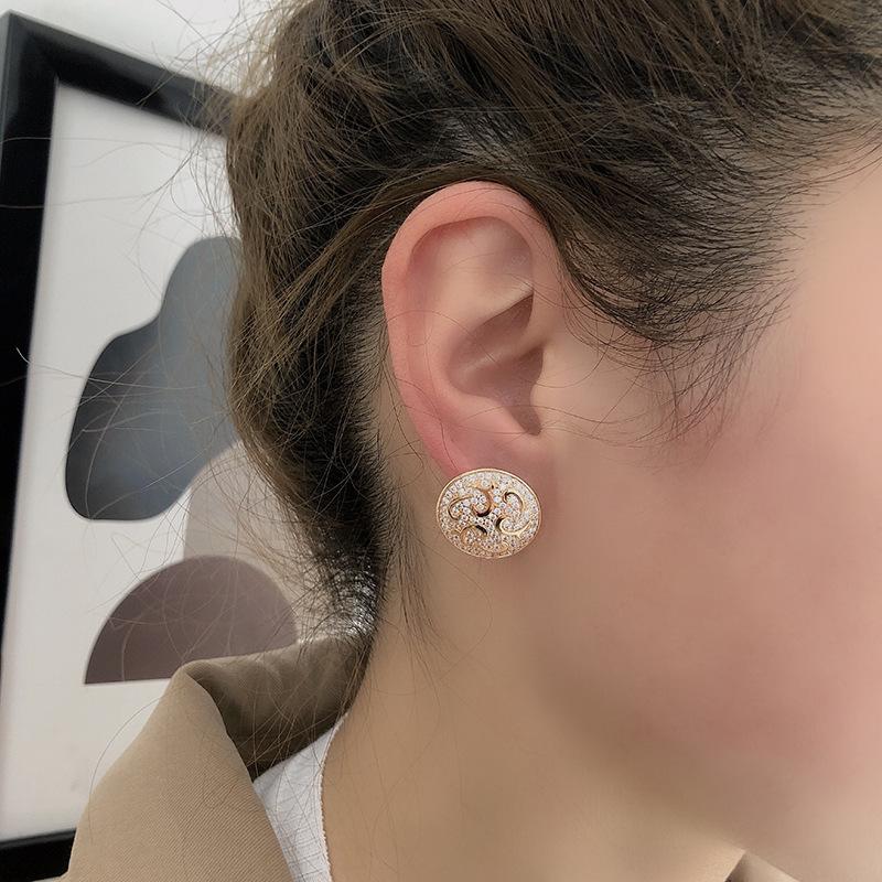 Wedding natural zircon stud earrings, ear buckles, rose gold crystal flower round large earrings.
