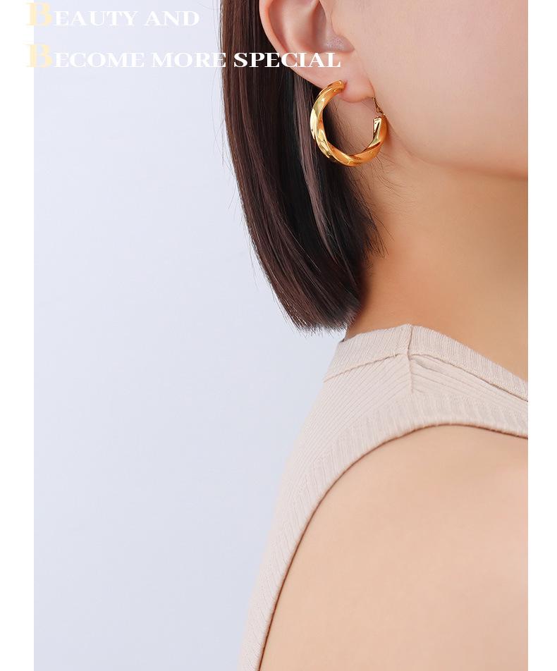 18K Gold-Plated Titanium Steel Twisted C-Shaped Earrings - Hong Kong Style